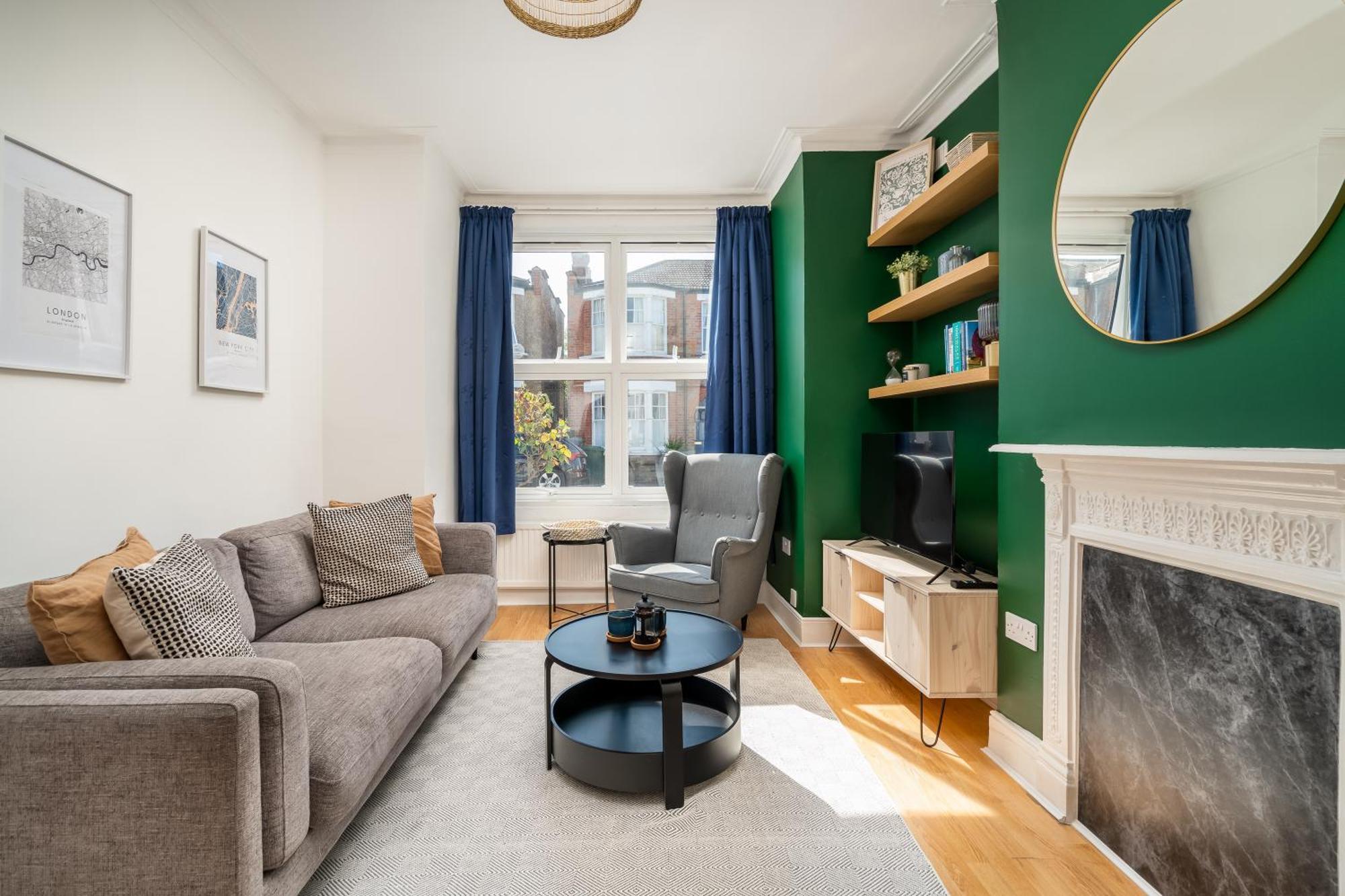 Homely And Stylish Apartment With A Garden In East Finchley Лондон Екстериор снимка